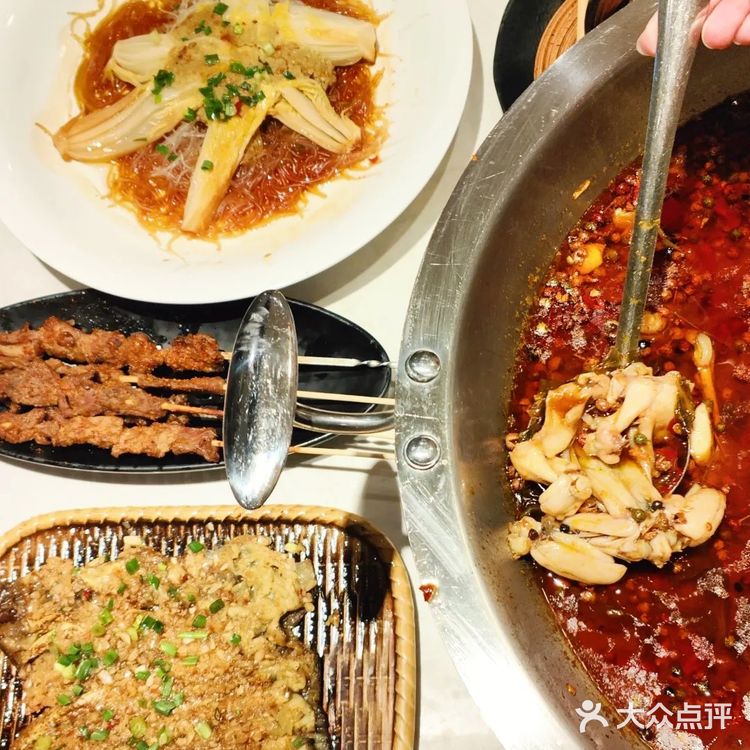 杭州美食丨🌶️牛蛙鱼头锅太过瘾啦