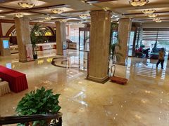 -山明水秀大饭店