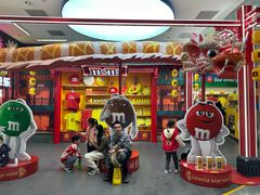 -m豆巧克力世界(上海世茂广场店)