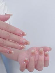 -花系美·美甲美睫精品店