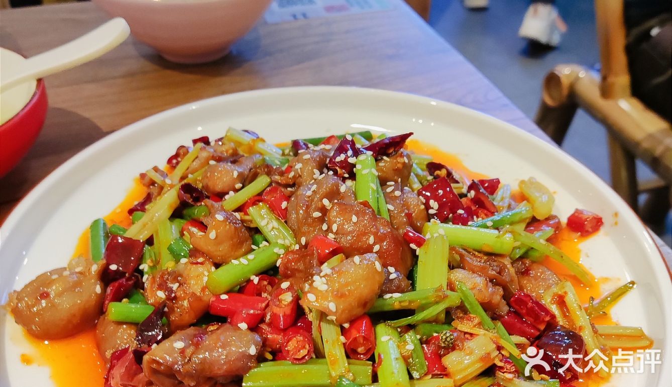 别卷了我要干饭🌈累了困了来份跷脚牛肉✔