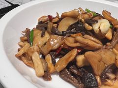 -关东小磨东北菜(漕河泾印象城店)