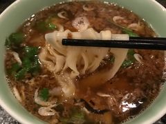 酸汤扯面-河东颐祥阁(世贸店)