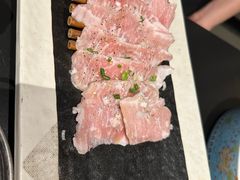 -山川小町·极番烧肉(新地假日广场店)