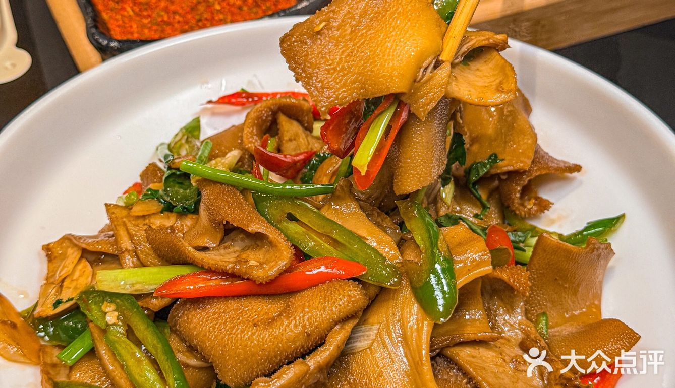 网友诚不骗我，这口鄂尔多斯烤羊腿确实好吃[流泪]