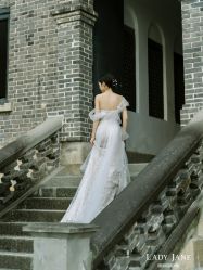 -Lady  Jane高端婚纱礼服馆