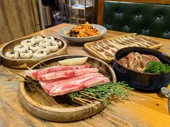 -草家酱蟹炭火烤肉店(珲春南路一店)