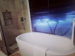 -青岛海尔洲际酒店