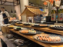 -广州万富希尔顿酒店·感趣自助餐厅·金秋蟹宴生蚝海鲜刺身