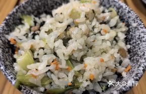 Stir-Fried Meat and Vegetable Rice in Iron Pot