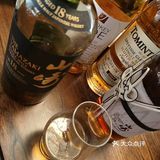 这是一款为三得利创立100周年而上市的威士忌