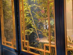 -爱你您·自家鱼塘·活水喷泉鱼火锅(八里店)