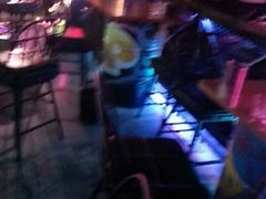 -UP嘻哈酒吧(粉巢店)