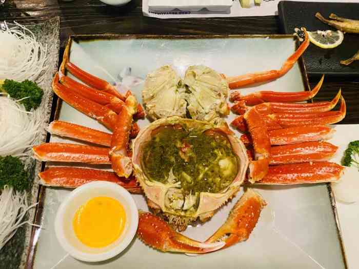 蟹后crabber-"工作日的中午和朋友开车去城阳吃饭,选了这.
