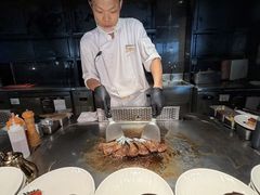 -雍容荟帝王蟹活龙虾展台自助(IFS黑金店)