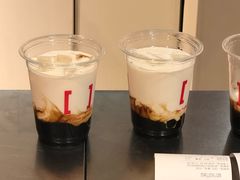 黑洞拿铁-代数学家algebraist(诚品店)