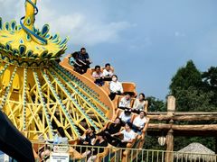 -七彩云南欢乐世界