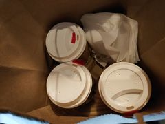 -星巴克(上海虹桥新天地二店)