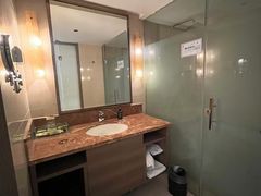 -济南南辛庄地铁站银座佳悦酒店