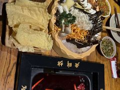 -老牌坊云南鱼豆花火锅(爱建店)