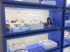 -美式眼镜·授权蔡司.依视路.尼康.豪雅.明月(南翔印象城店)
