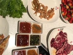 -佰烧海鲜烤肉火锅自助(世茂国际广场店)