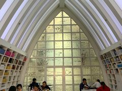 -钟书阁(松江泰晤士小镇店)