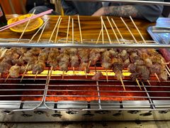 -哈尔滨小酒馆·鲜肉现穿自助烧烤(康新花园店)
