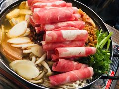 部队锅-MI WU FACTORY米屋美食工厂餐厅(绿地店)