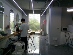 -茶发Salon·烫发染发理发