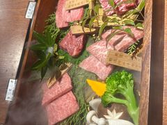 -山川小町·极番烧肉(新地假日广场店)