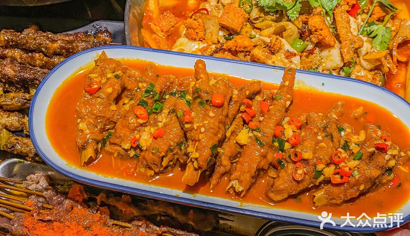 亲厨的鱼籽鱼泡肥肠煲好吃到直接炫几碗饭❗