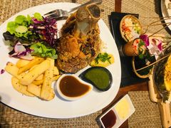 -Chom Cafe and Restaurant