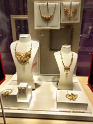 -周大福CHOW TAI FOOK(欧亚卖场店)