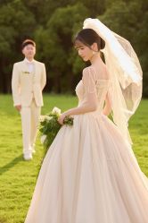 -至臻微拉婚纱摄影