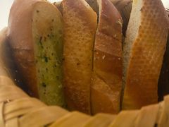 -Golden Lily河内巴黎法越料理餐厅(建国西路店)