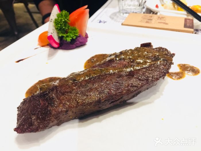 繁花巷音乐餐厅香煎菲力牛排图片