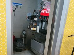 -麦当劳(鄂尔多斯机场店)