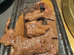 -铭牛烧肉·和牛海鲜自助(高新月牙湖店)