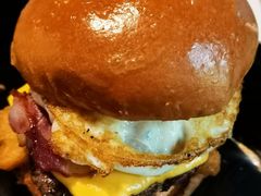 布里欧修特堡-The Habit Burger Grill 哈比特汉堡(复兴soho店)