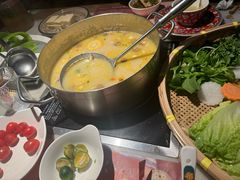 -尚尚仙·酸汤猪手·猪肚鸡火锅(华联万柳购物中心店)