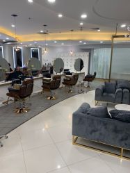 点击看大图 -八佰伴8008星级形象店