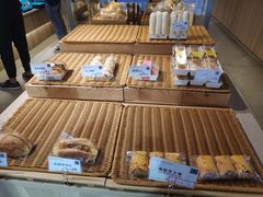-顶东面包花园·生日蛋糕(世博店)