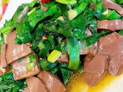 韭菜炒鸭血-左邻右舍褡裢火烧(石榴园店)