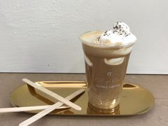 冰淇淋拿铁-ALPHA COFFEE阿尔法咖啡(虹莘路店)