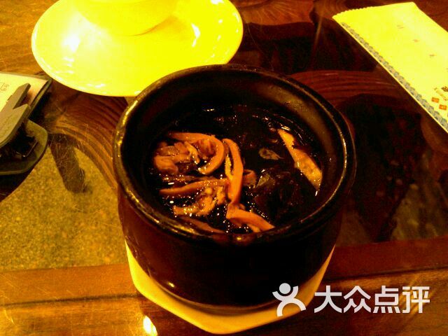 西江美食舫瓦罐汤之墨鱼海带排骨汤图片