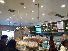 面包甜点陈列柜-面包新语(滨湖万达店)