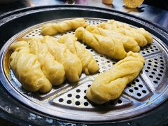 -粘豆包柴火铁锅炖