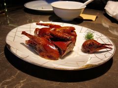 脆皮乳鸽-新荣记(BFC外滩金融中心店)
