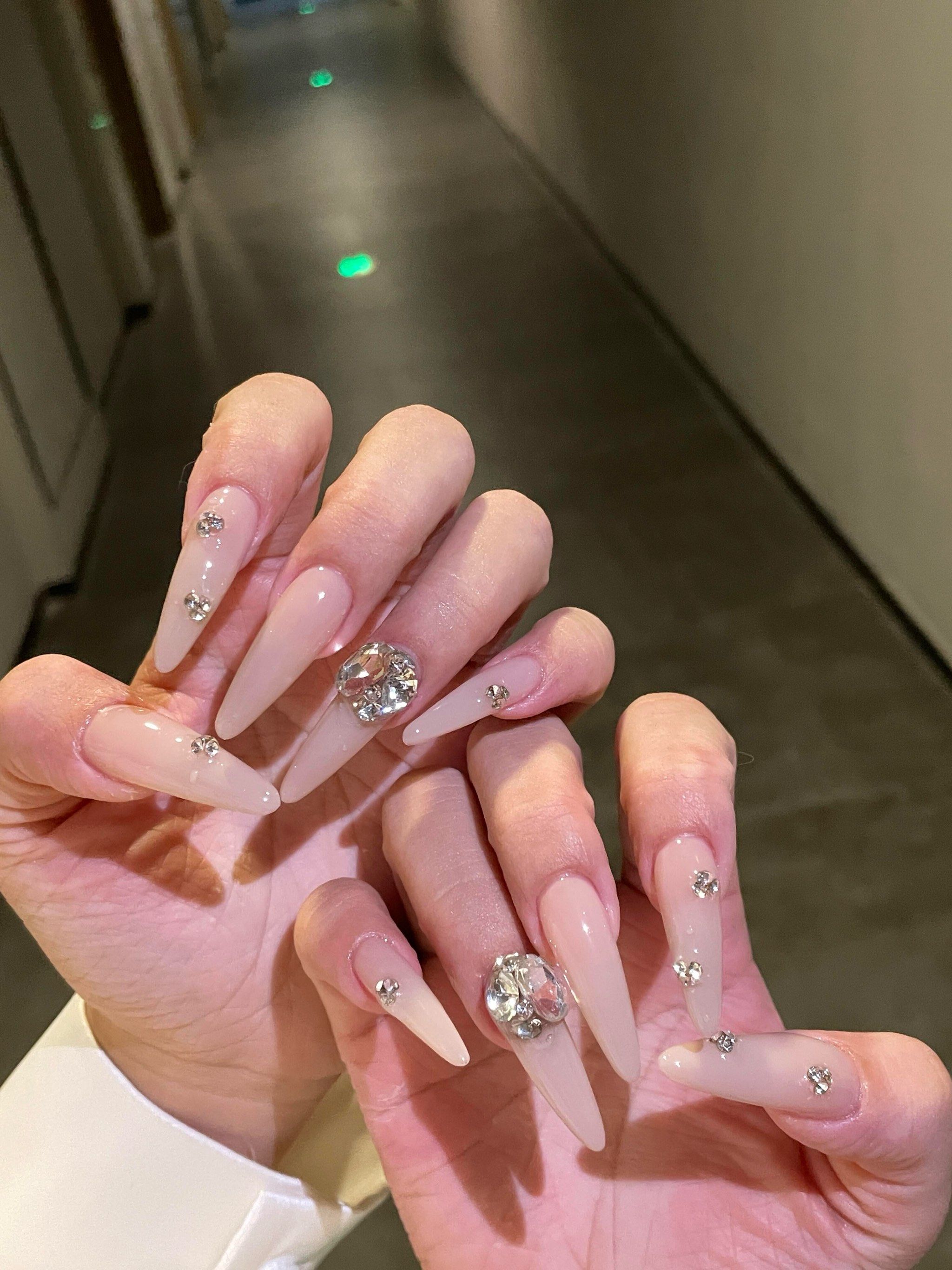 冰透🧊美甲 裸色贴钻真的美极了✨